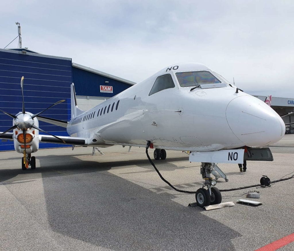 Privatjet weiss Flugplatz